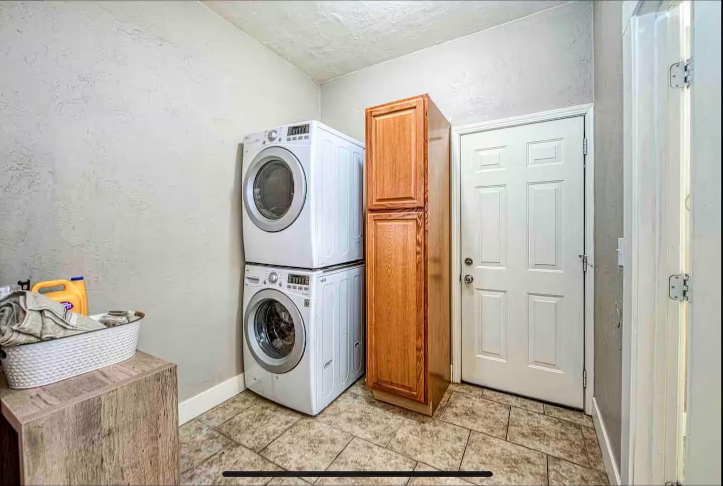 605 N Poplar Ave, Fresno, CA 93728