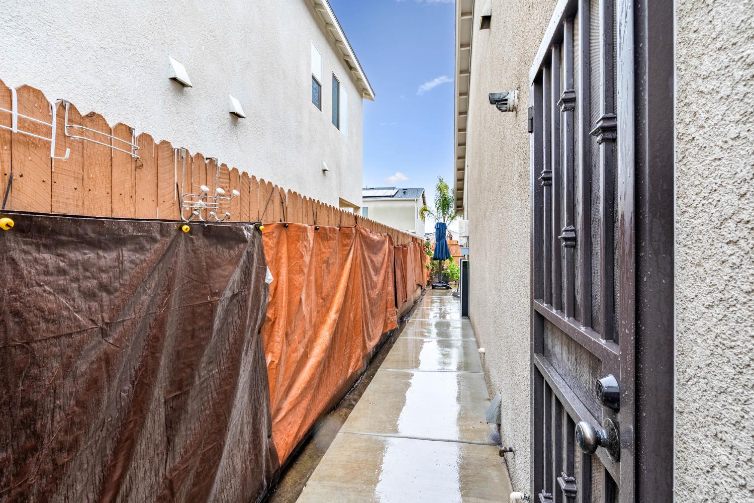 1553 N State St, Fresno, CA 93722