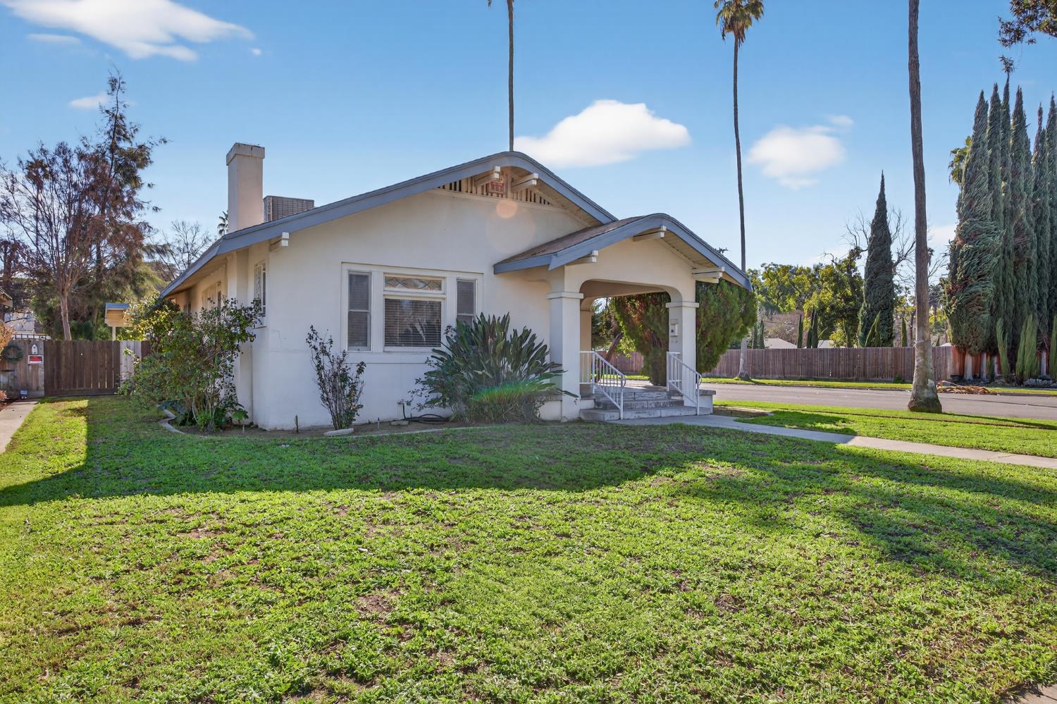 3804 E Kerckhoff Ave, Fresno, CA 93702