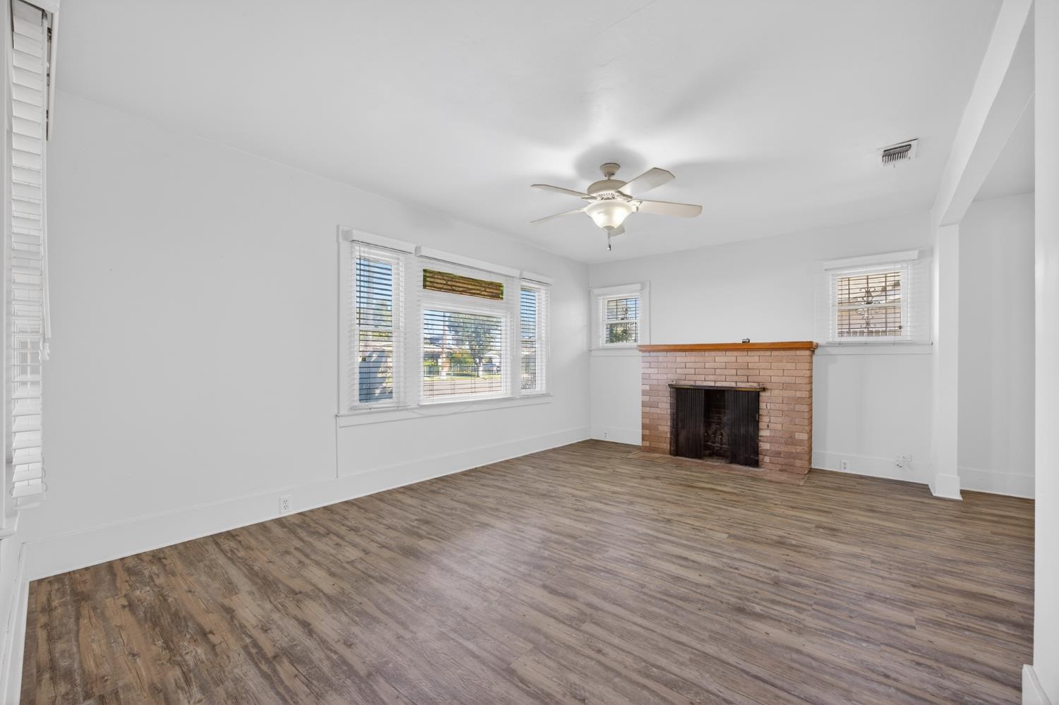 3804 E Kerckhoff Ave, Fresno, CA 93702