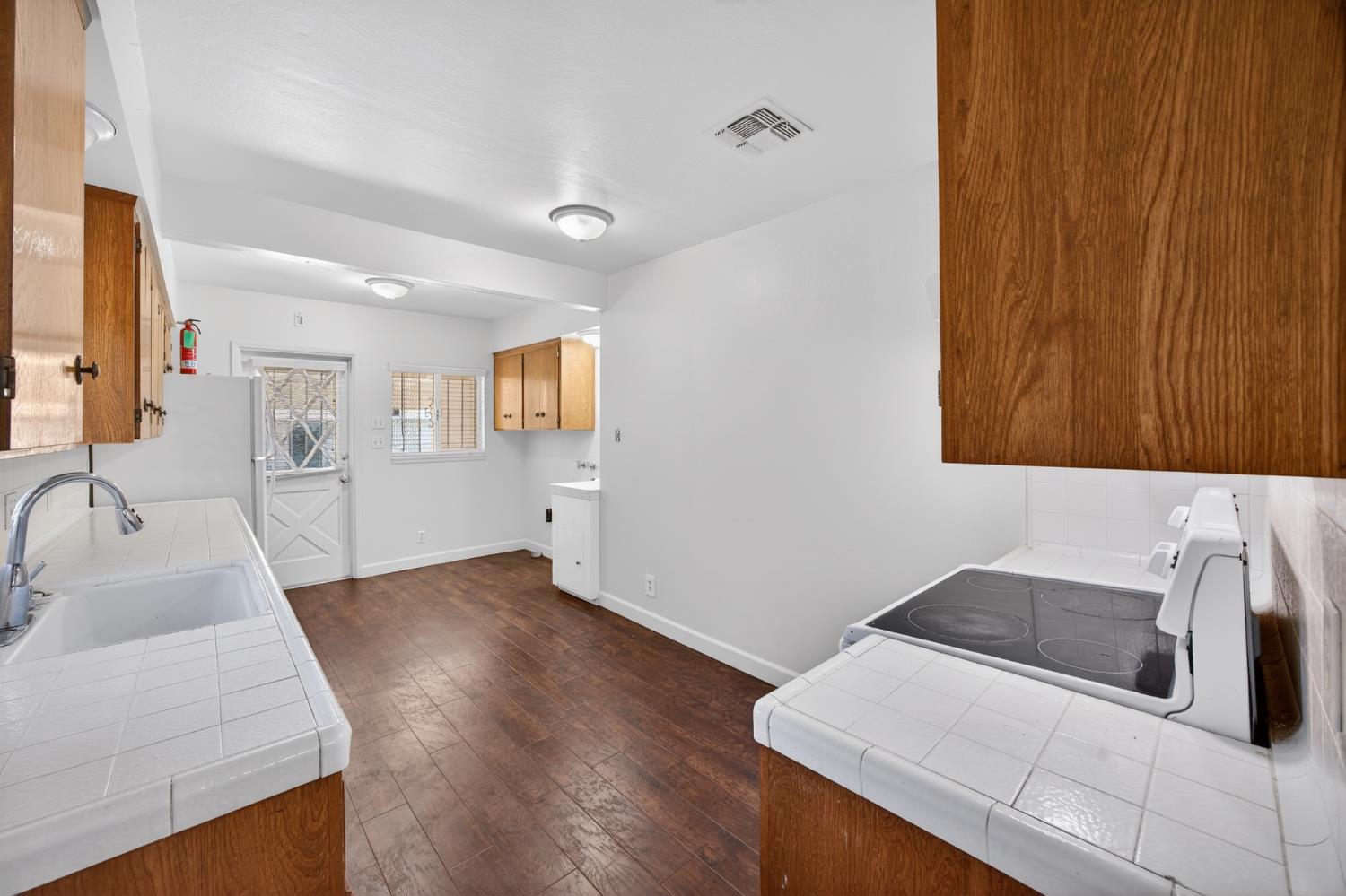 3804 E Kerckhoff Ave, Fresno, CA 93702