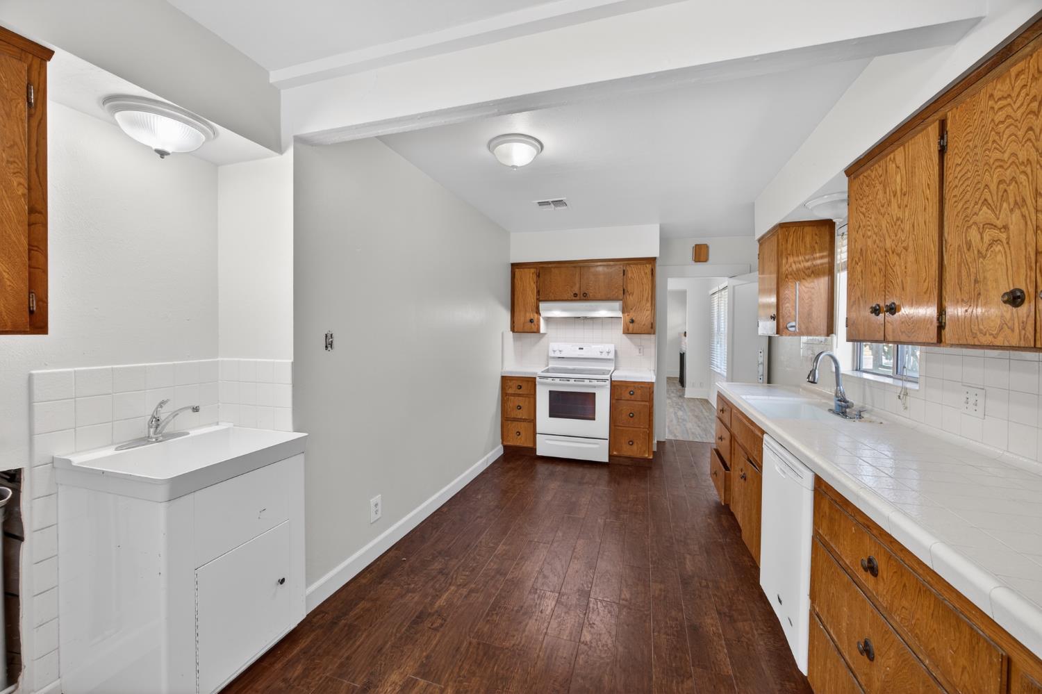 3804 E Kerckhoff Ave, Fresno, CA 93702