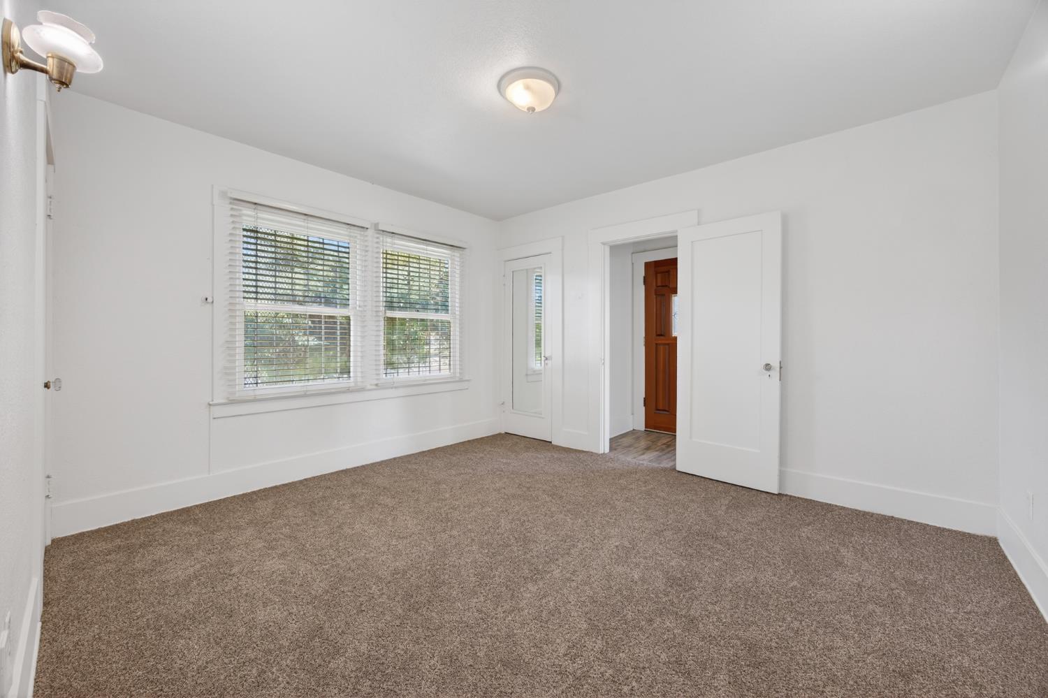 3804 E Kerckhoff Ave, Fresno, CA 93702