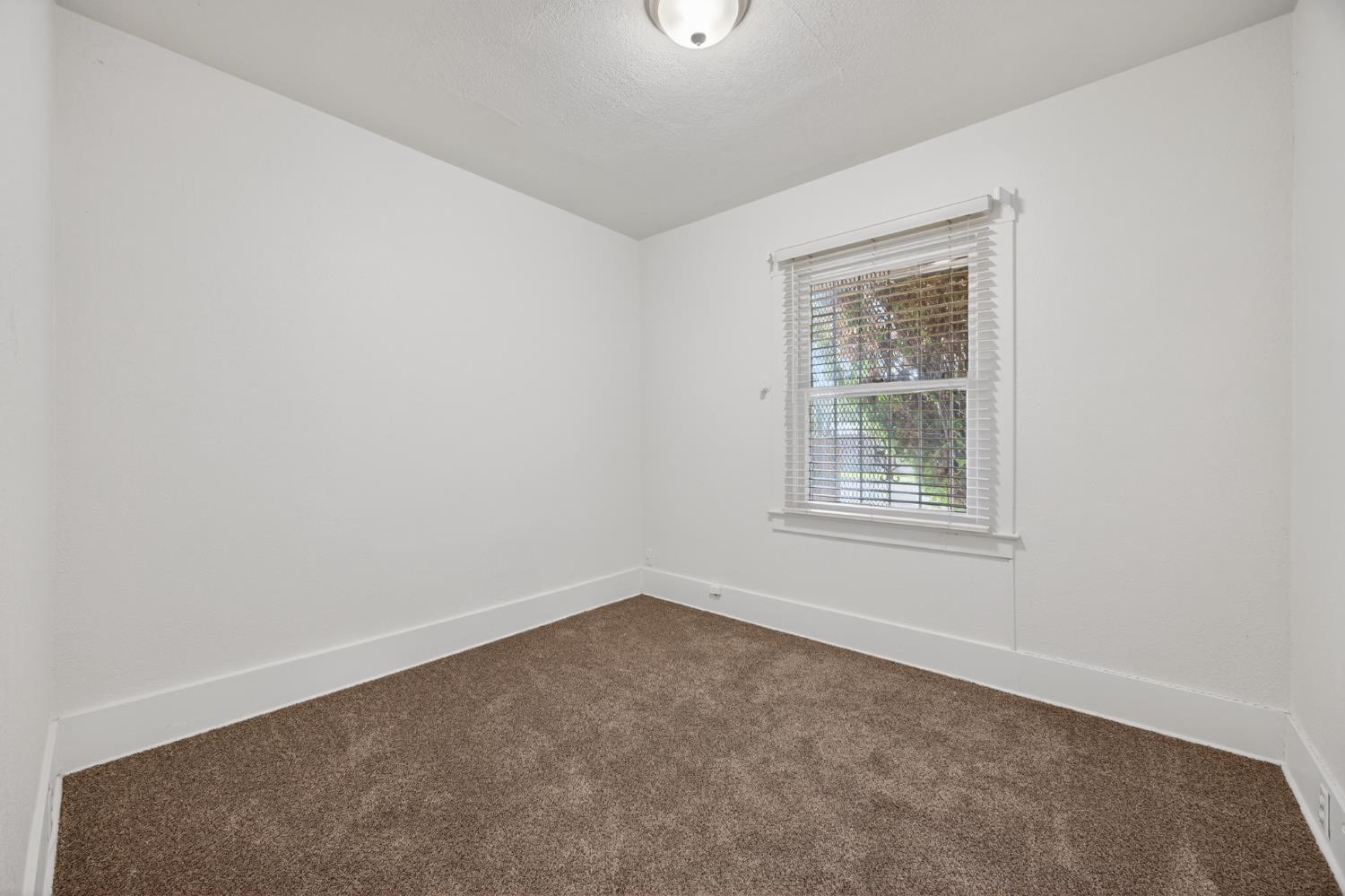 3804 E Kerckhoff Ave, Fresno, CA 93702