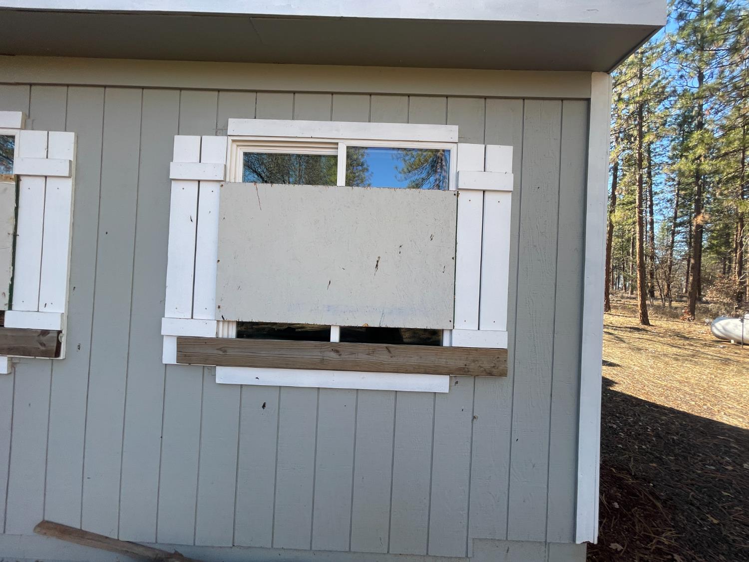 29352 roads end, Fall River Mills, CA 96056