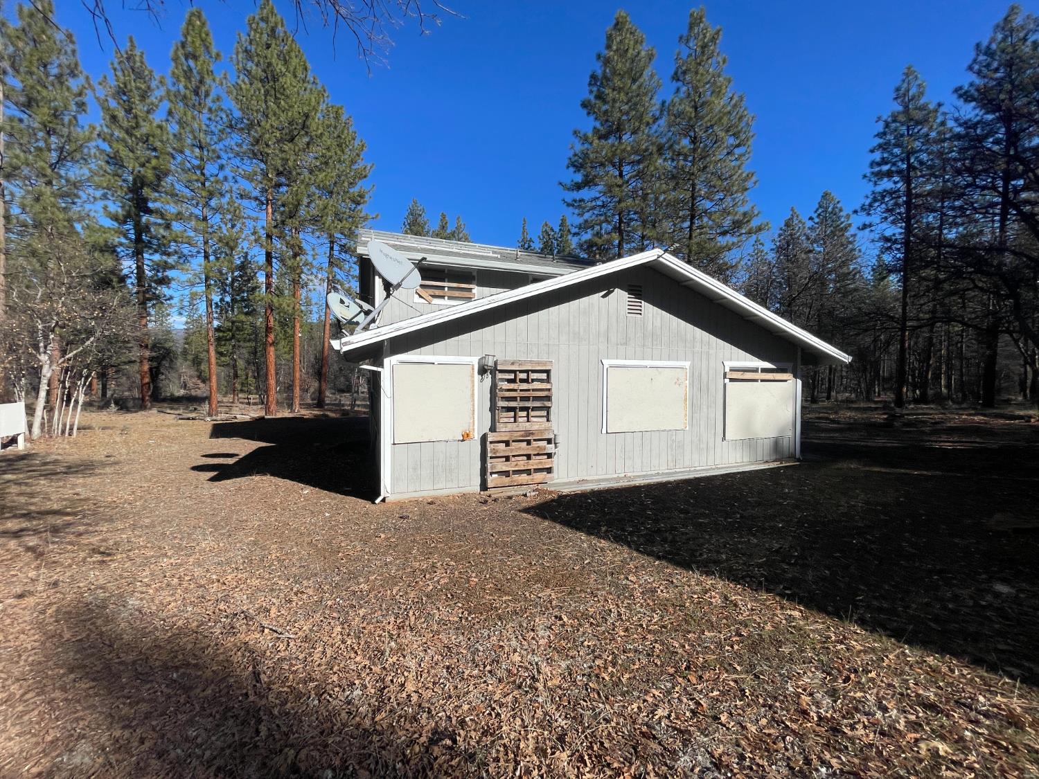 29352 roads end, Fall River Mills, CA 96056