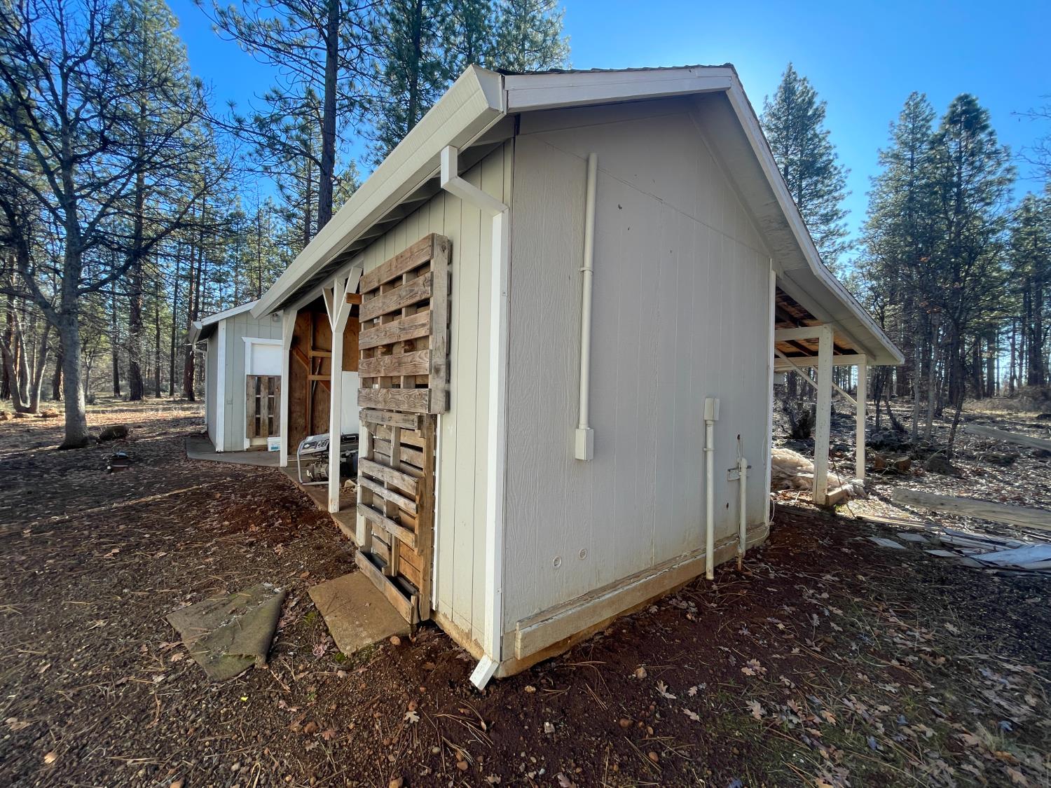 29352 roads end, Fall River Mills, CA 96056