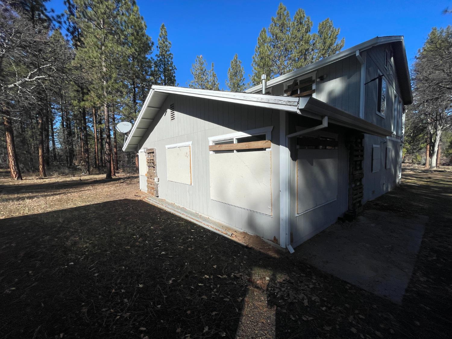 29352 roads end, Fall River Mills, CA 96056