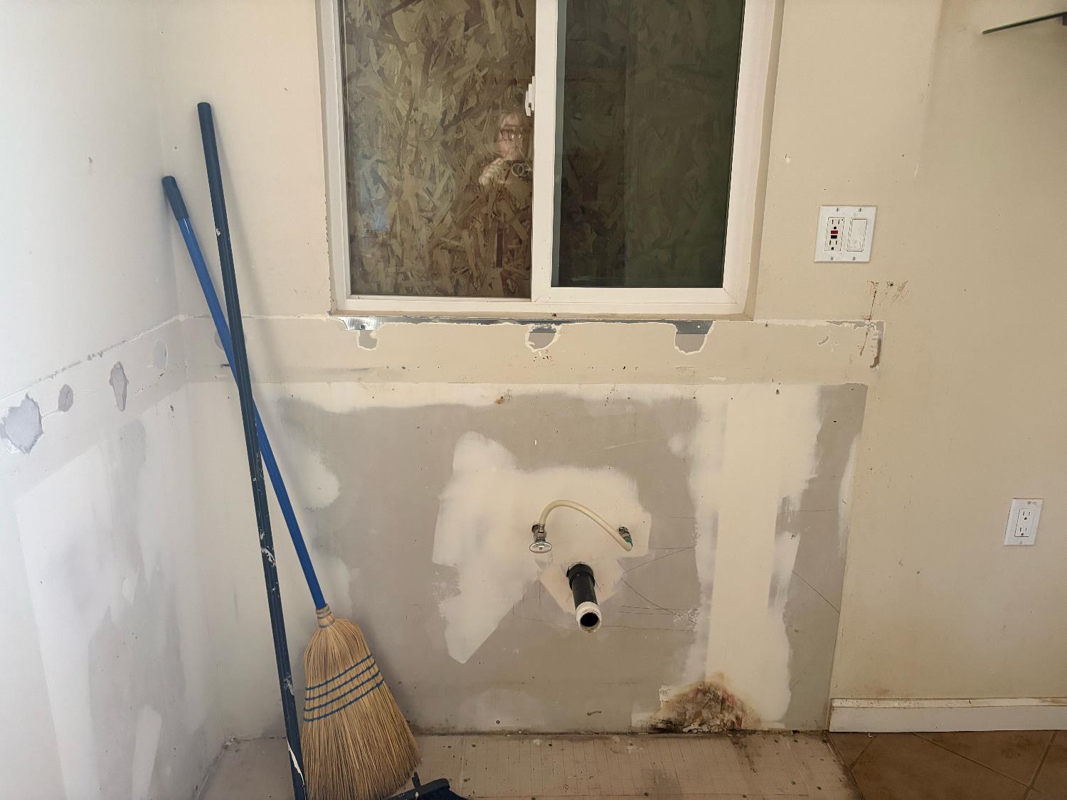 29352 roads end, Fall River Mills, CA 96056