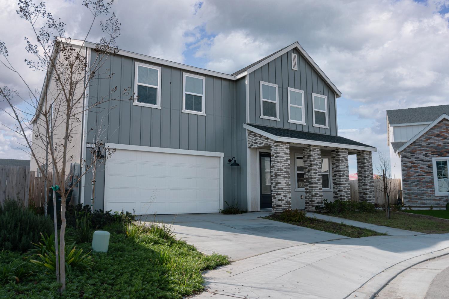 6311 E Robinson Ave, Fresno, CA 93727