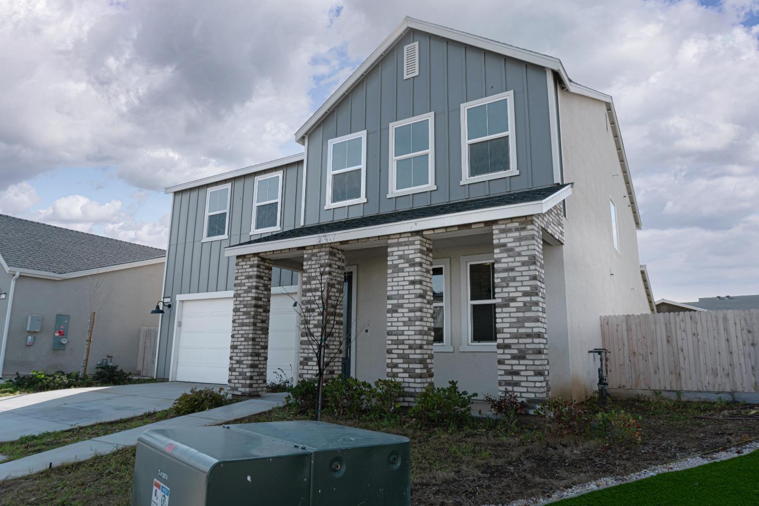 6311 E Robinson Ave, Fresno, CA 93727