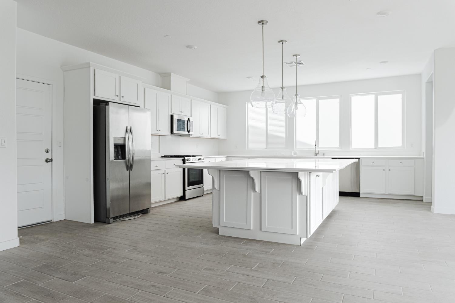 6311 E Robinson Ave, Fresno, CA 93727