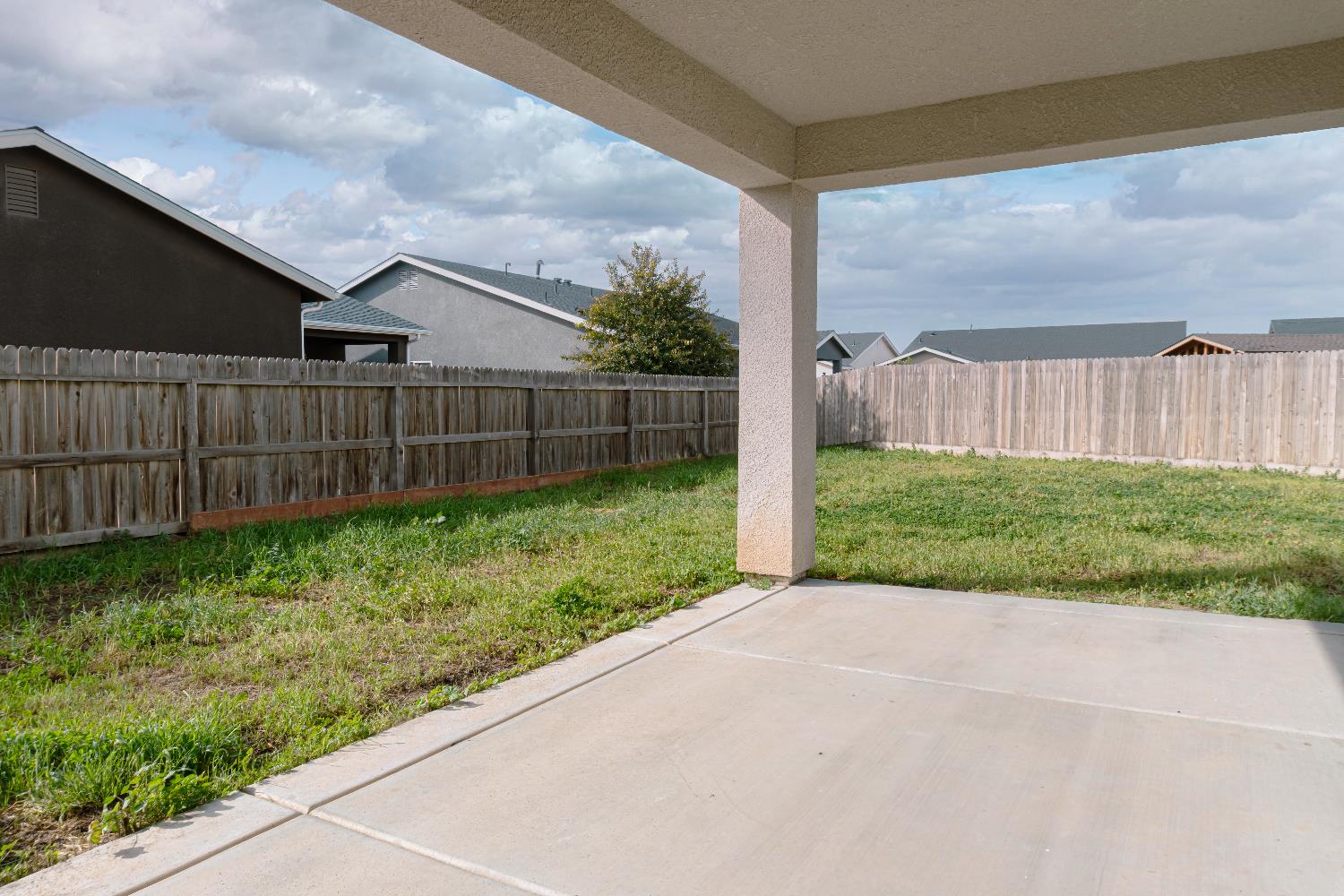 6311 E Robinson Ave, Fresno, CA 93727