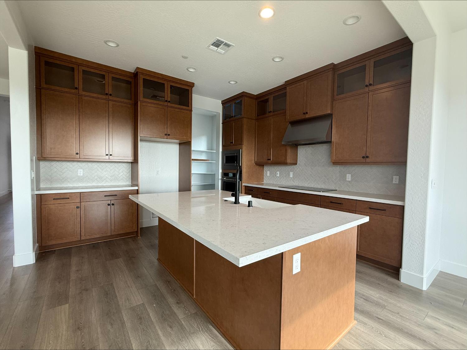 8226 Iron Creek Dr, Friant, CA 93626