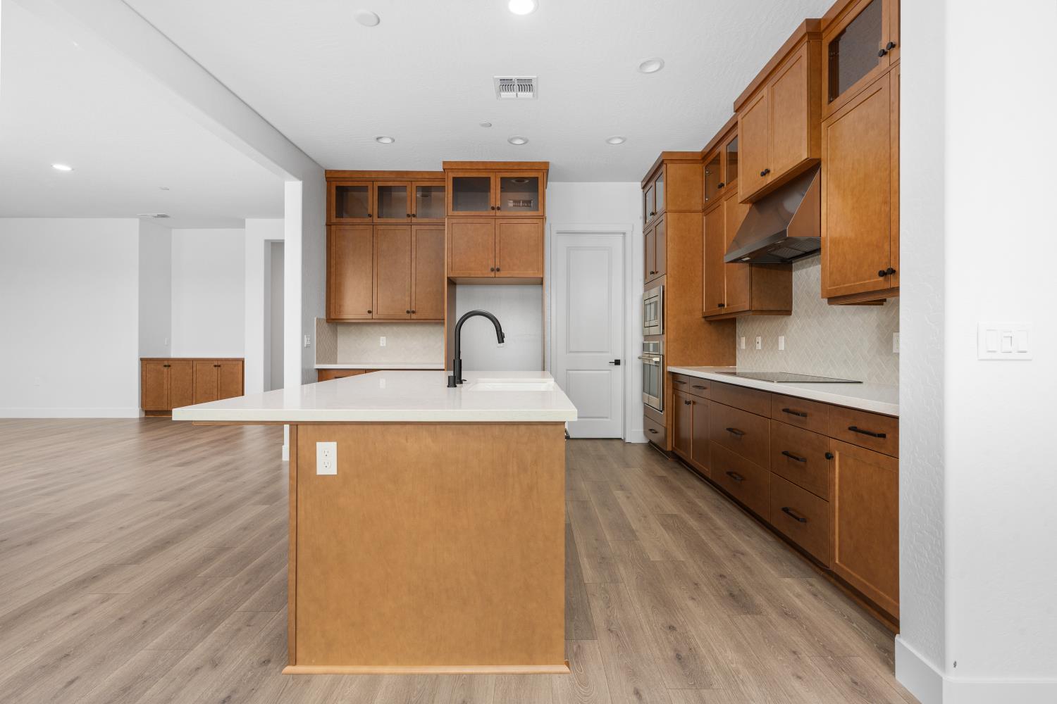 8226 Iron Creek Dr, Friant, CA 93626