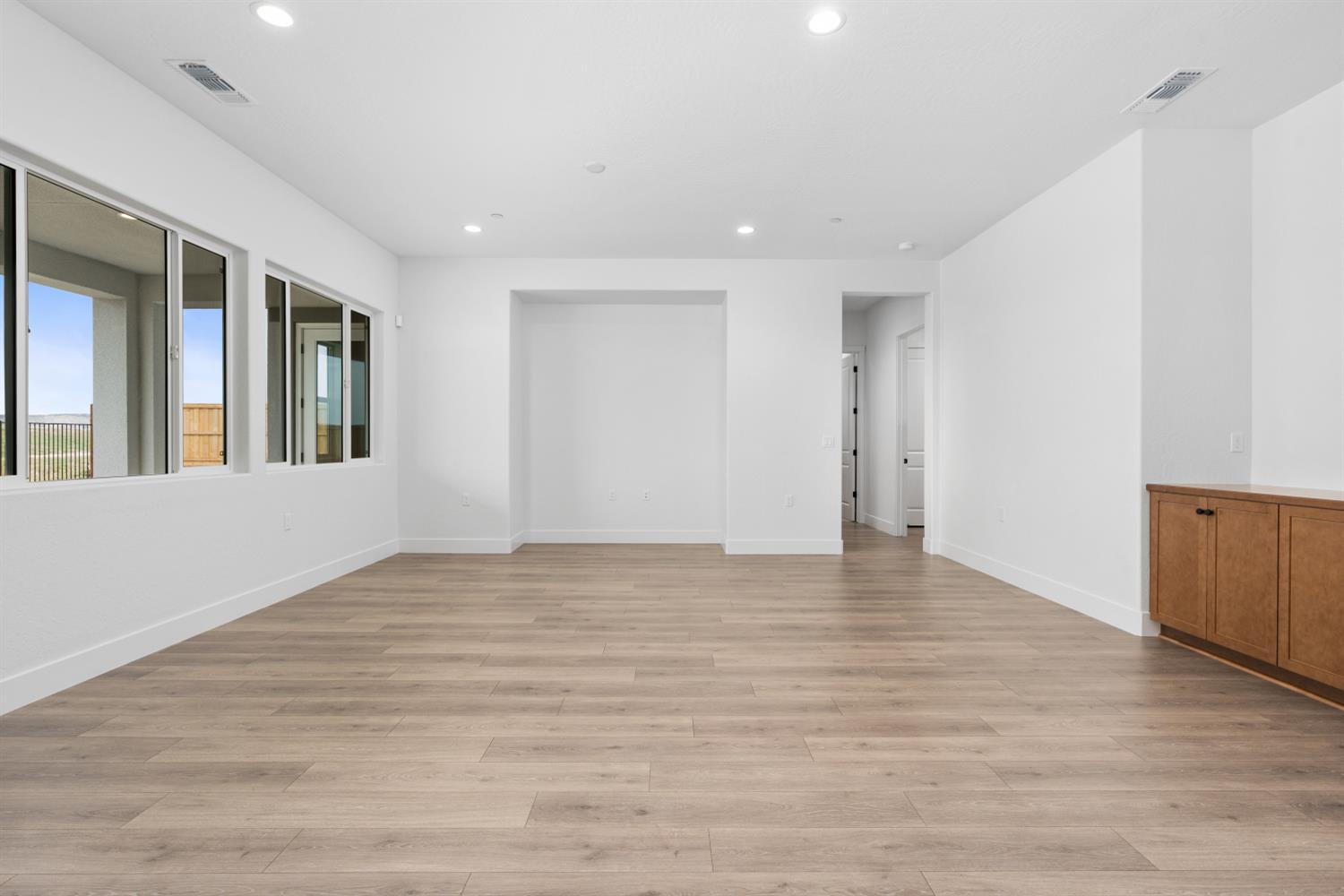 8226 Iron Creek Dr, Friant, CA 93626