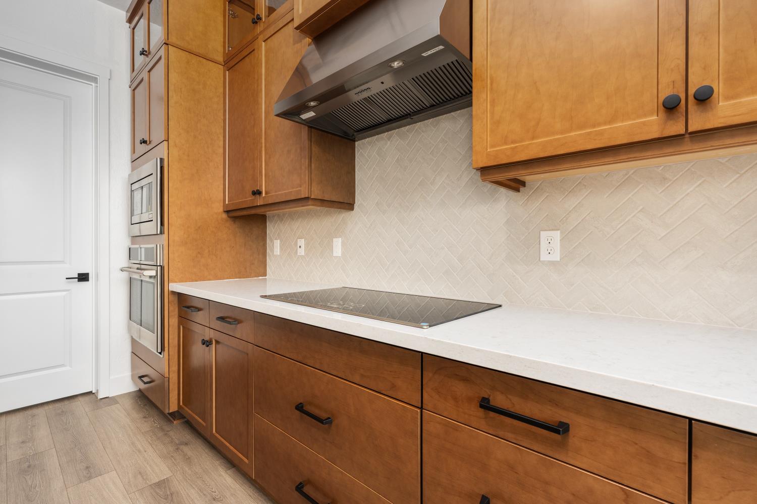 8226 Iron Creek Dr, Friant, CA 93626