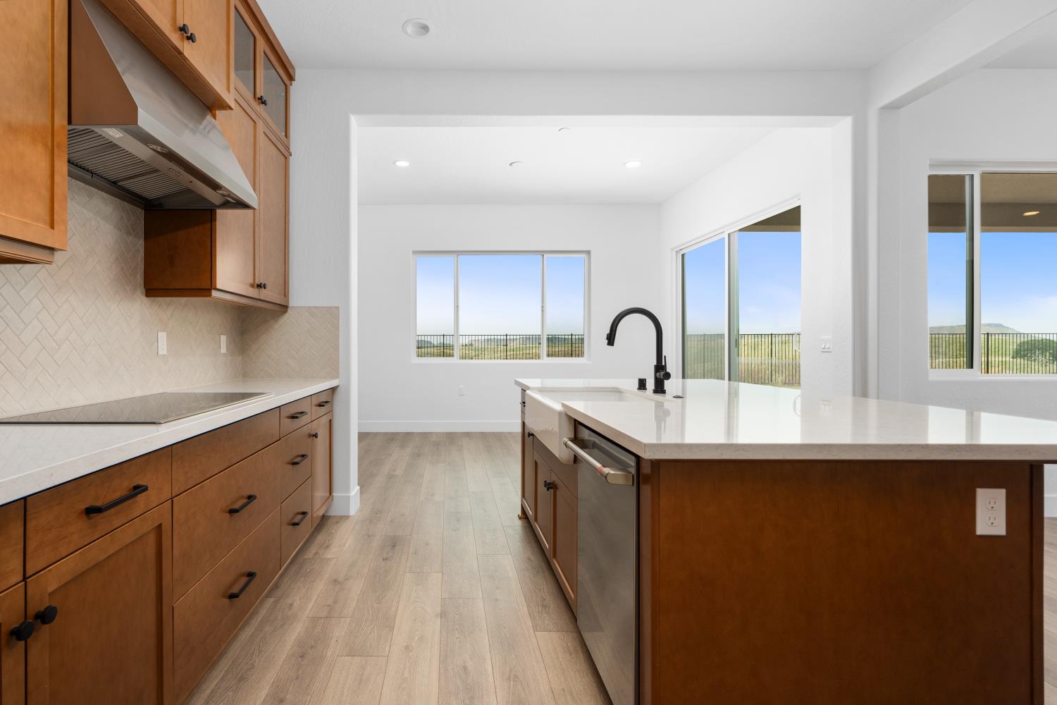 8226 Iron Creek Dr, Friant, CA 93626