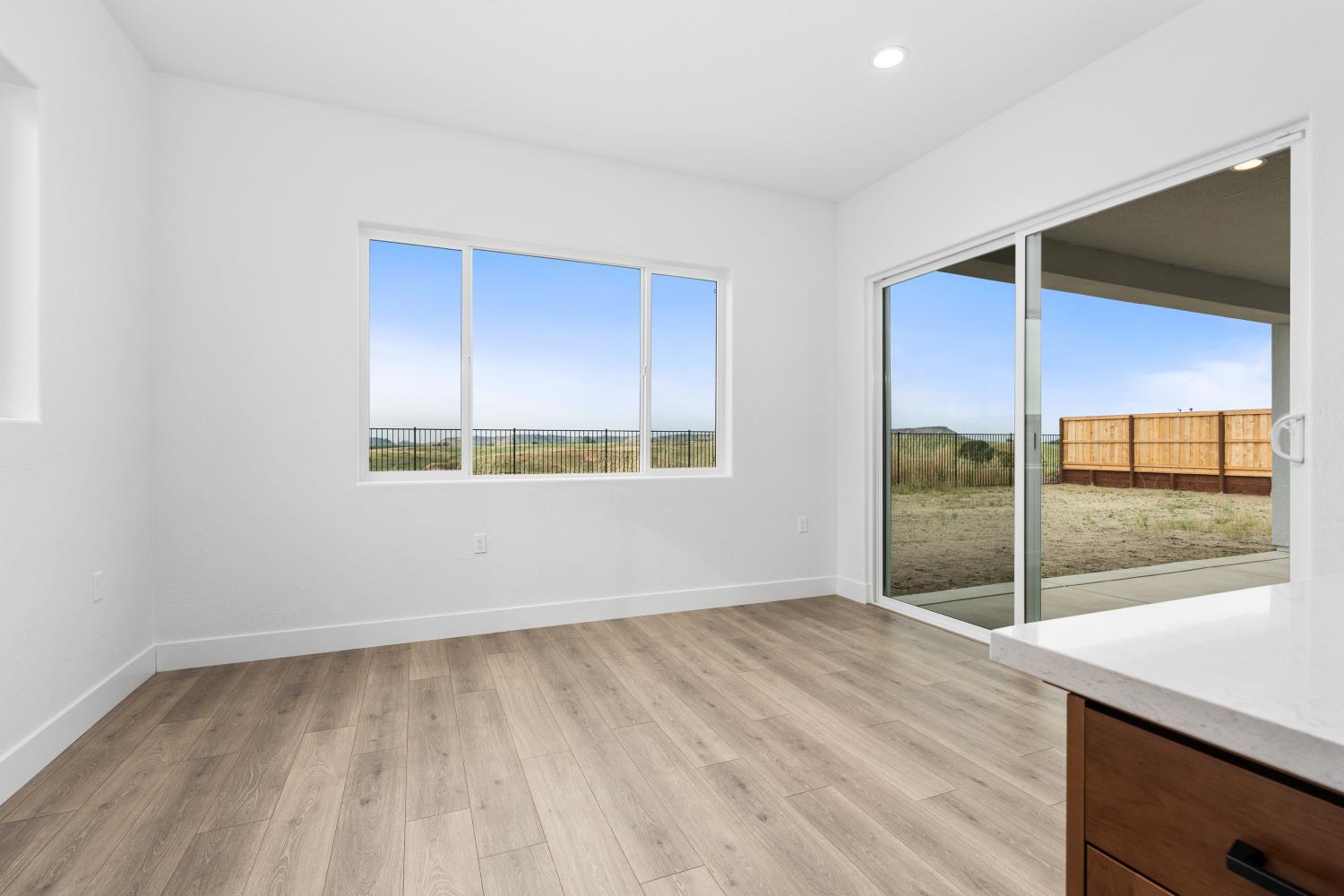 8226 Iron Creek Dr, Friant, CA 93626