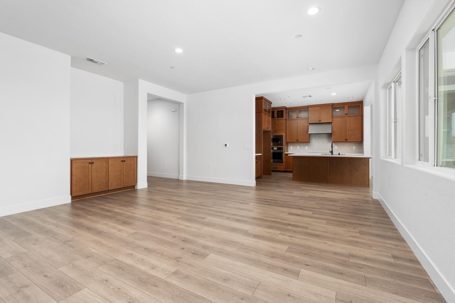 8226 Iron Creek Dr, Friant, CA 93626