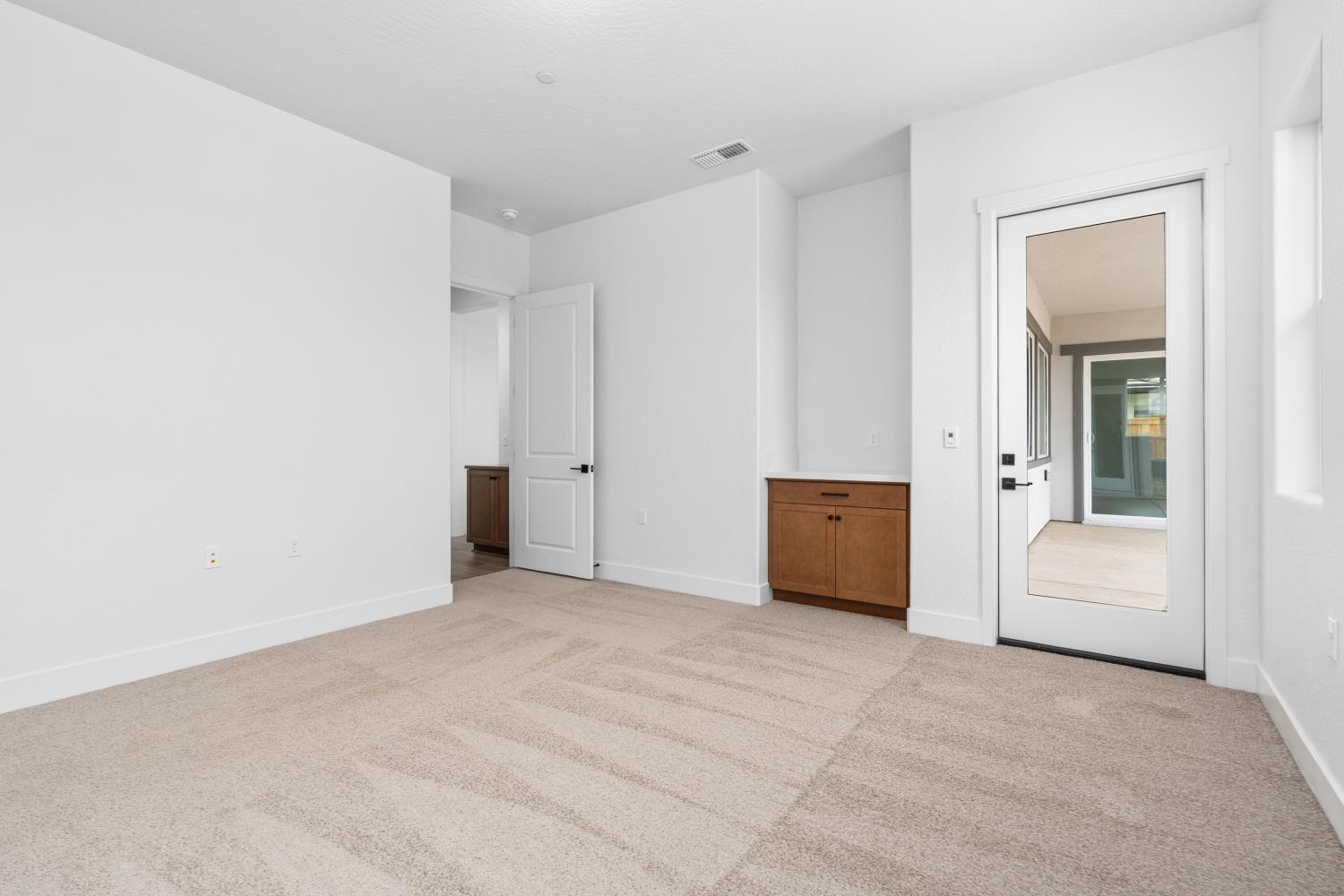 8226 Iron Creek Dr, Friant, CA 93626