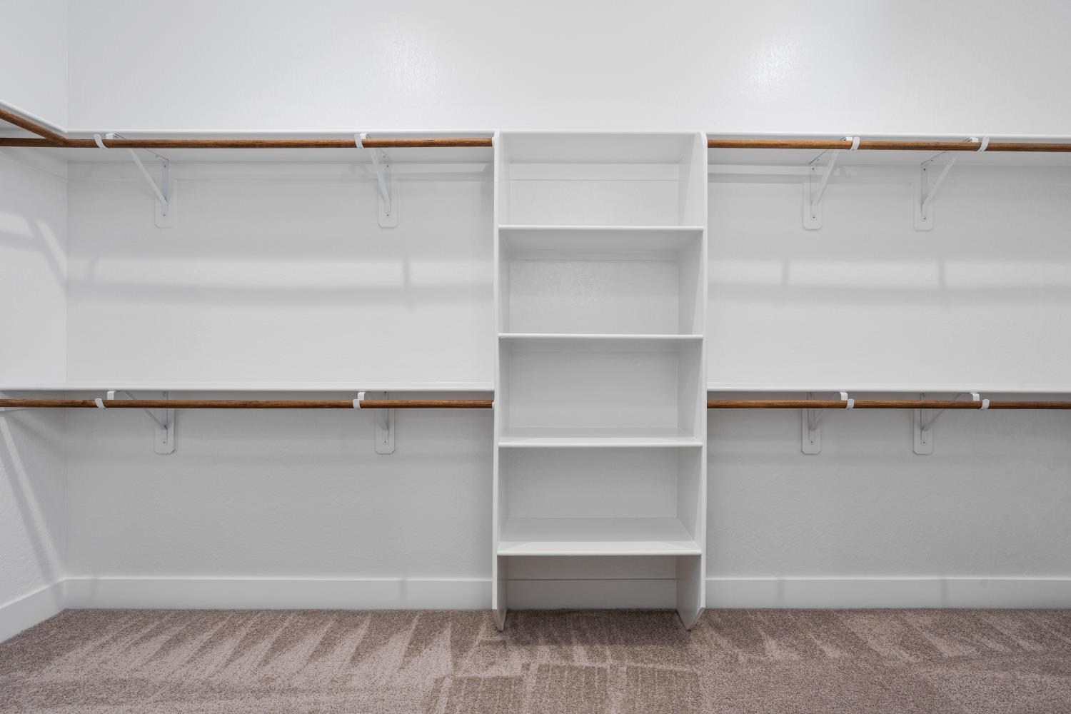 8226 Iron Creek Dr, Friant, CA 93626