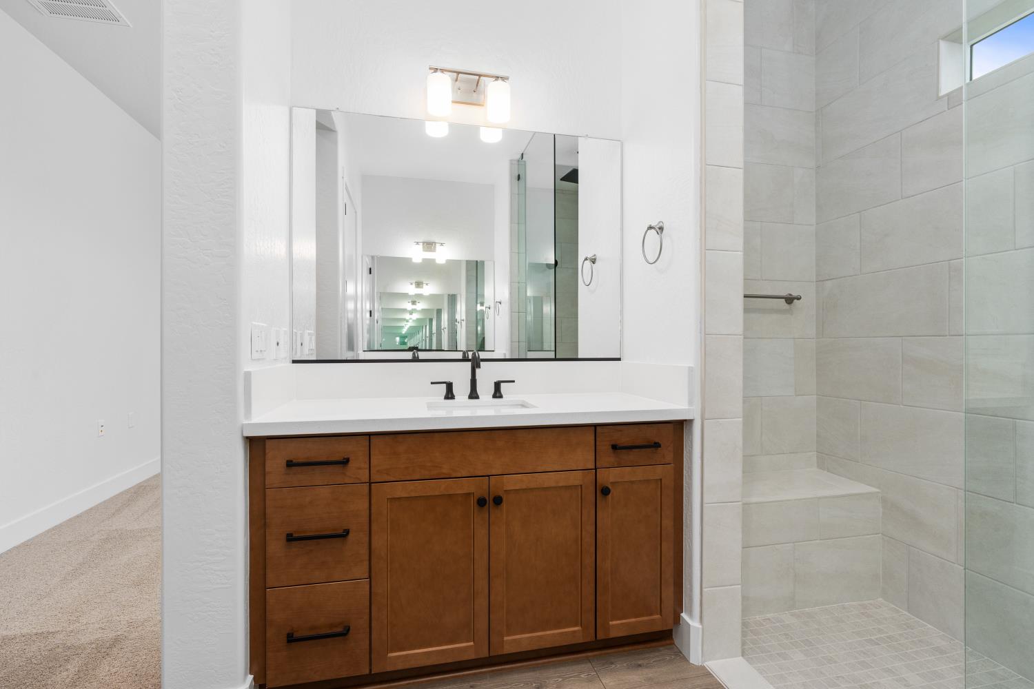 8226 Iron Creek Dr, Friant, CA 93626