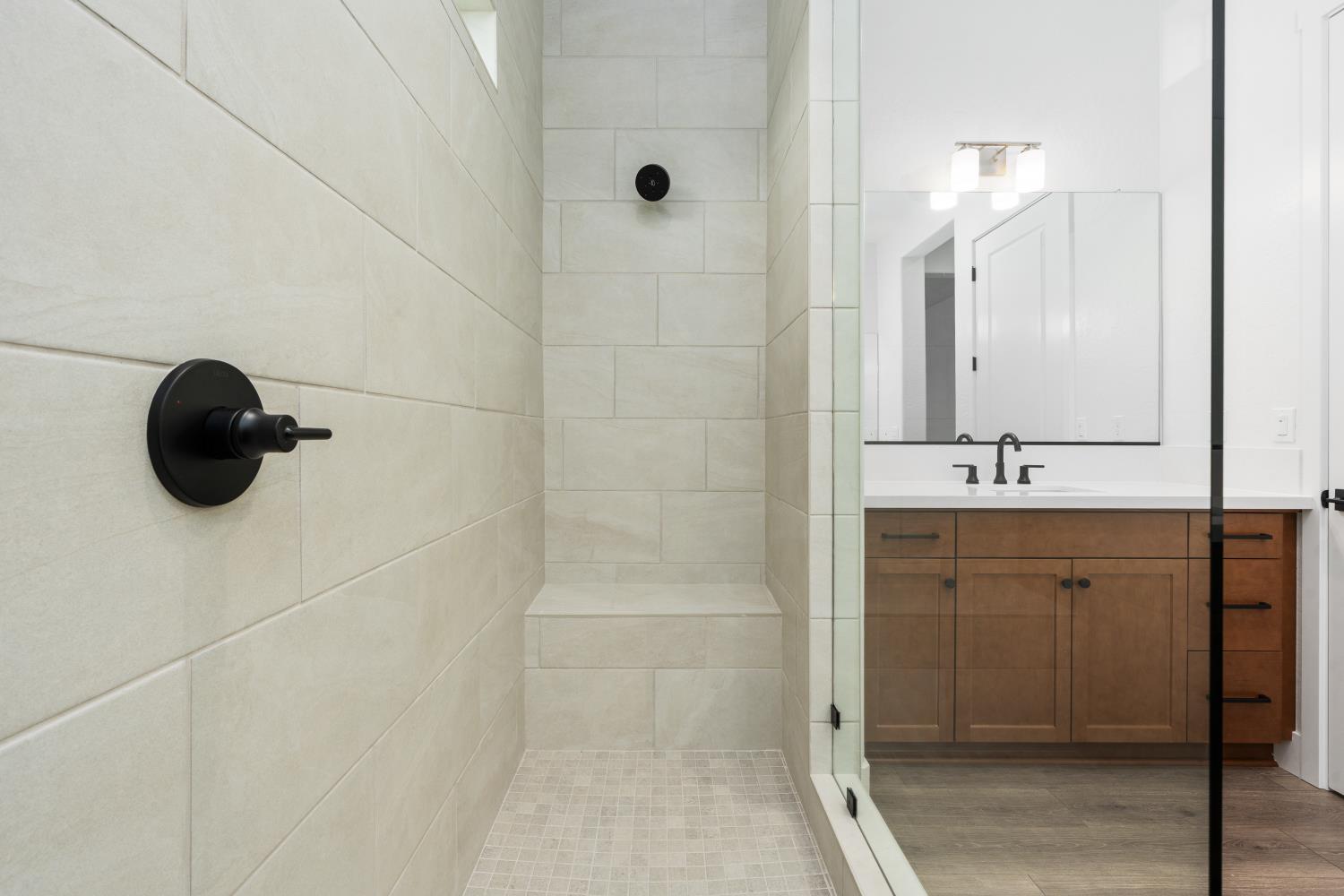 8226 Iron Creek Dr, Friant, CA 93626