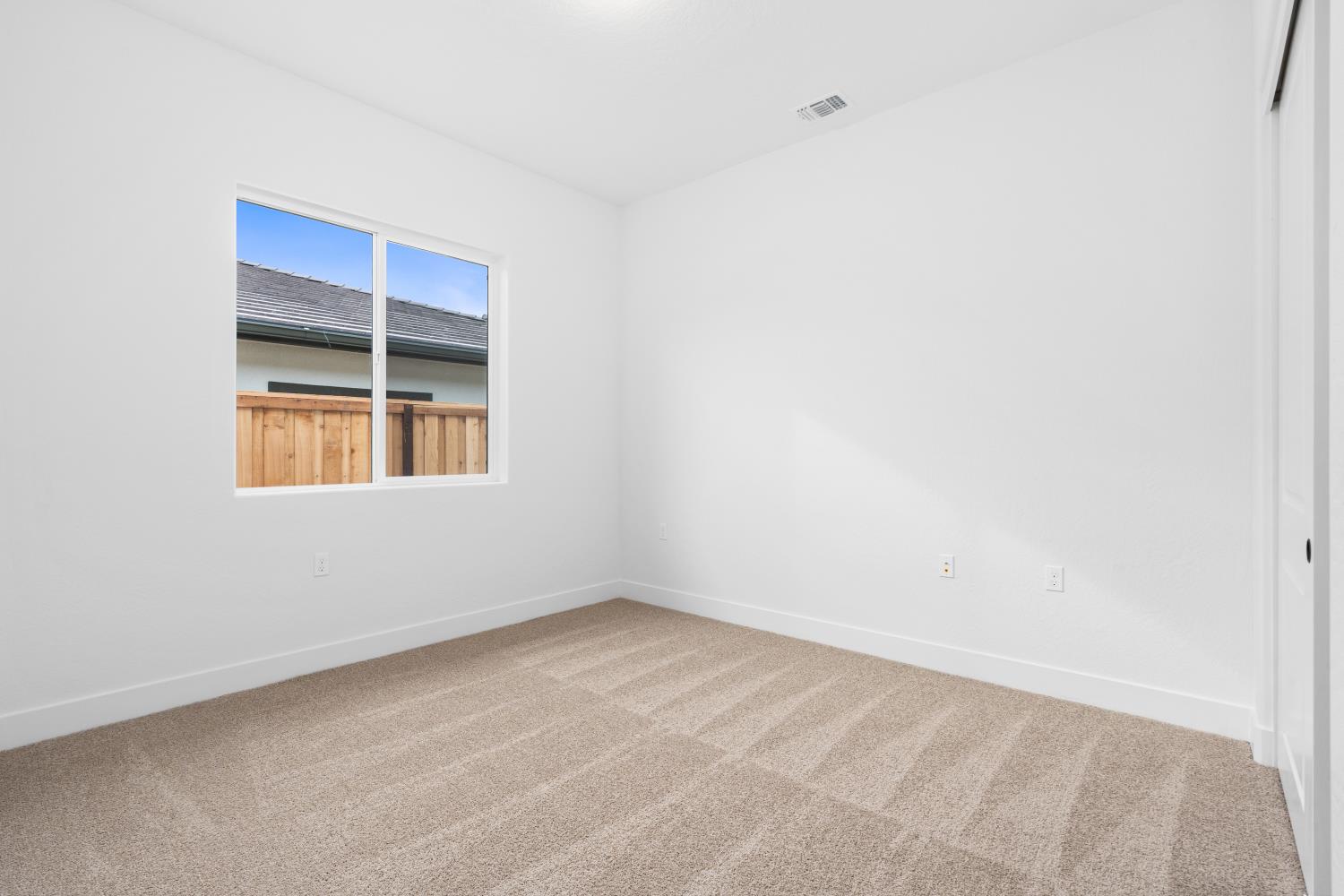 8226 Iron Creek Dr, Friant, CA 93626