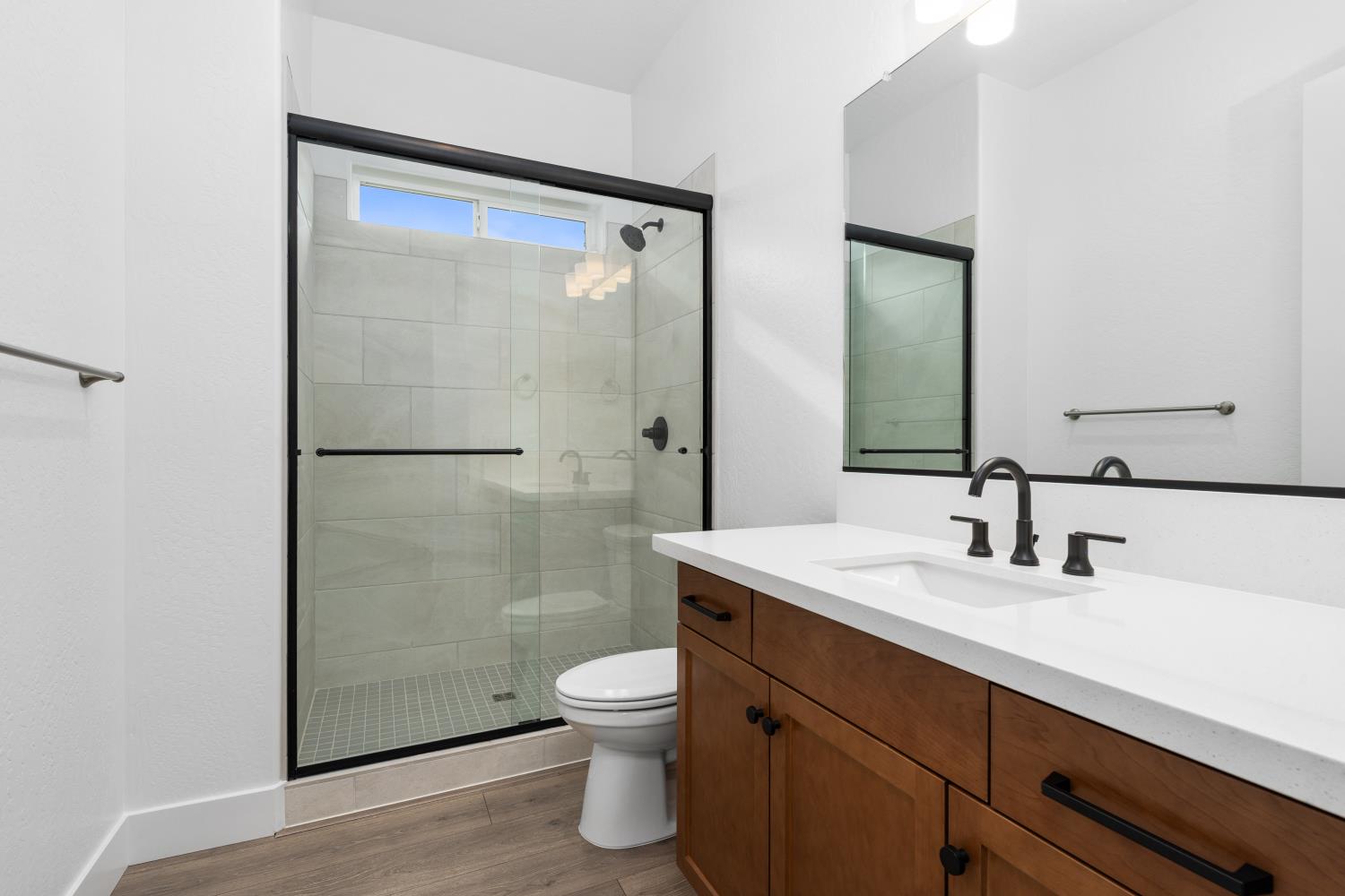 8226 Iron Creek Dr, Friant, CA 93626