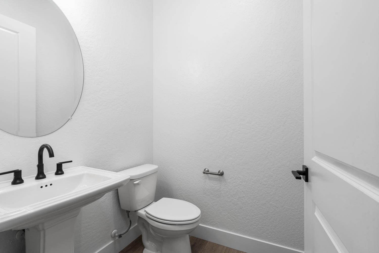 8226 Iron Creek Dr, Friant, CA 93626