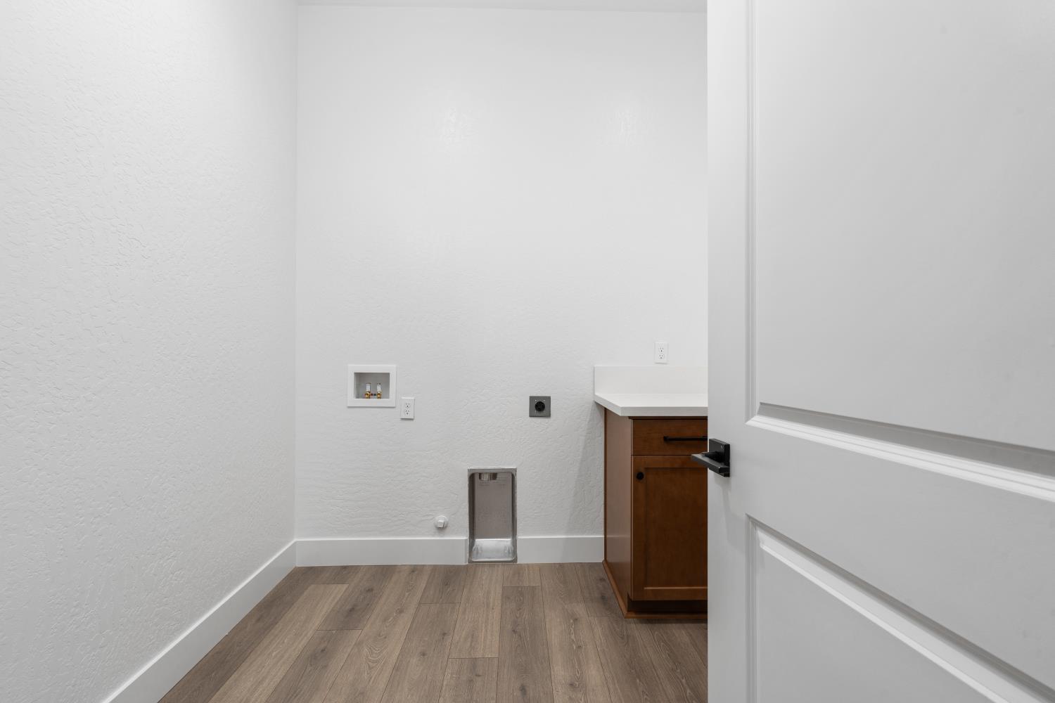 8226 Iron Creek Dr, Friant, CA 93626