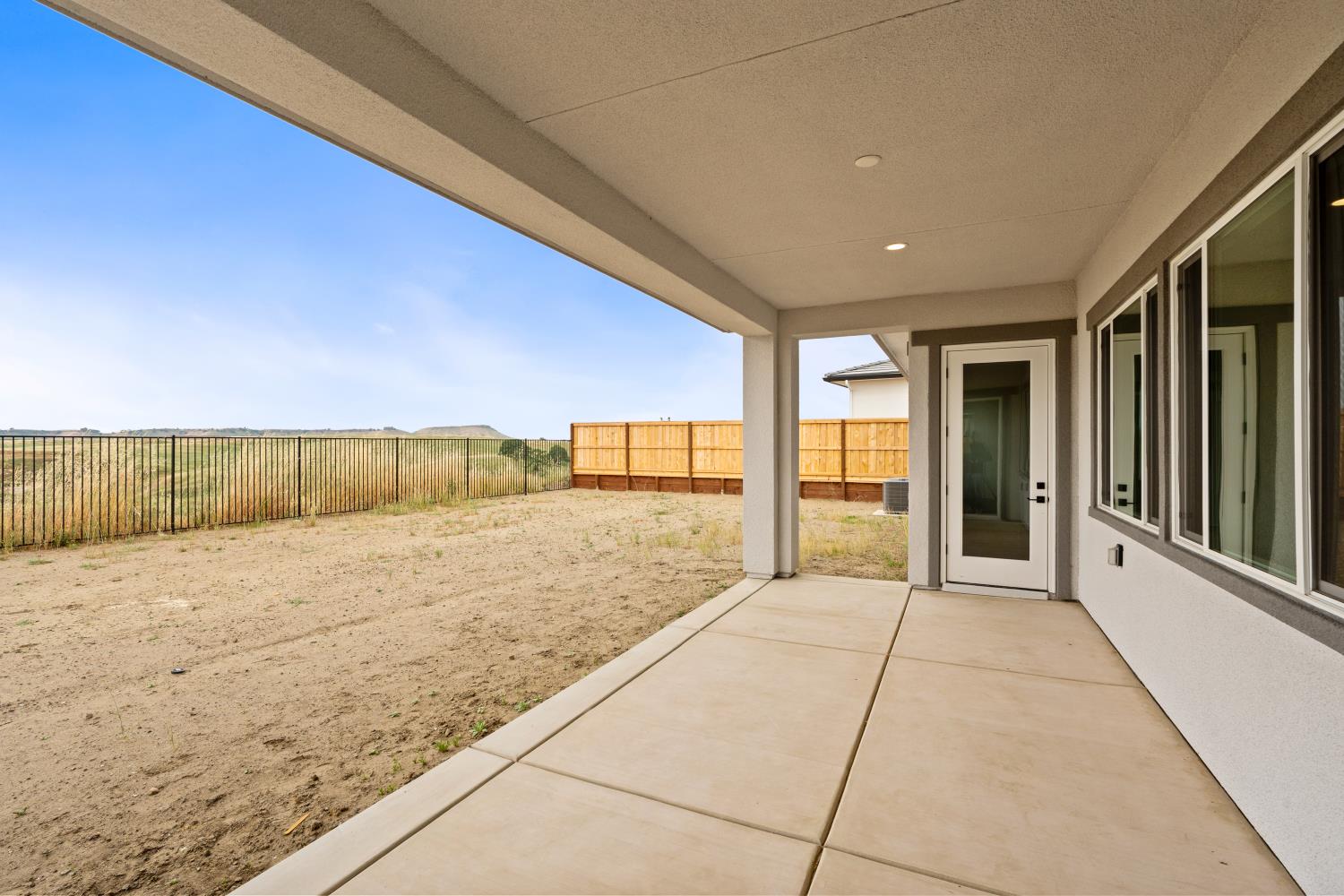 8226 Iron Creek Dr, Friant, CA 93626