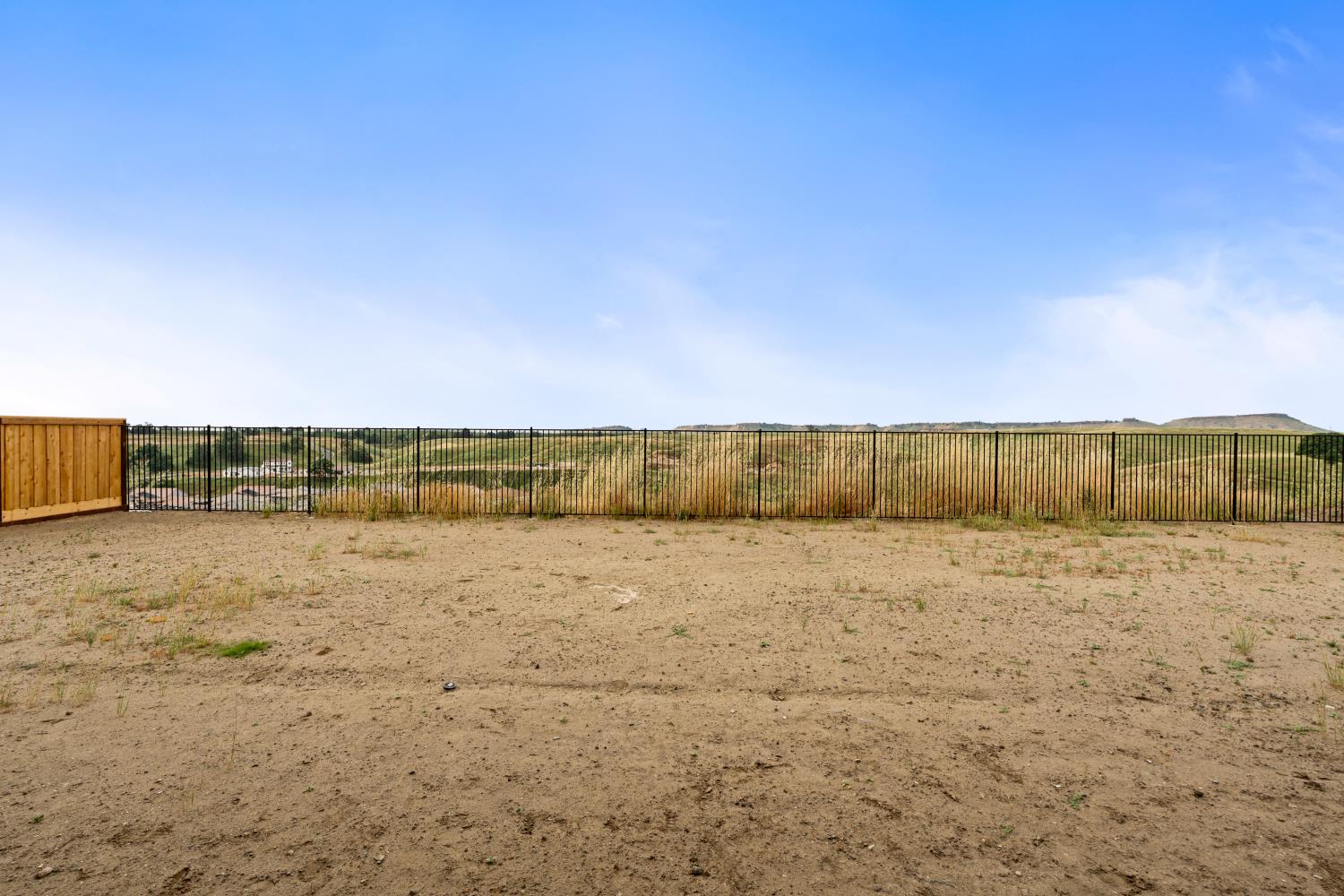 8226 Iron Creek Dr, Friant, CA 93626