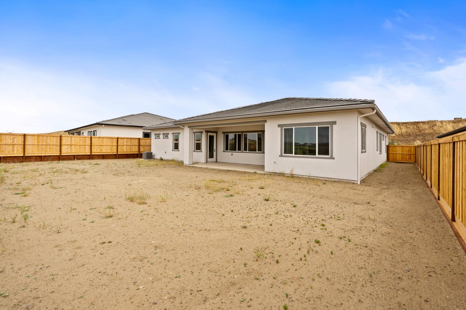 8226 Iron Creek Dr, Friant, CA 93626