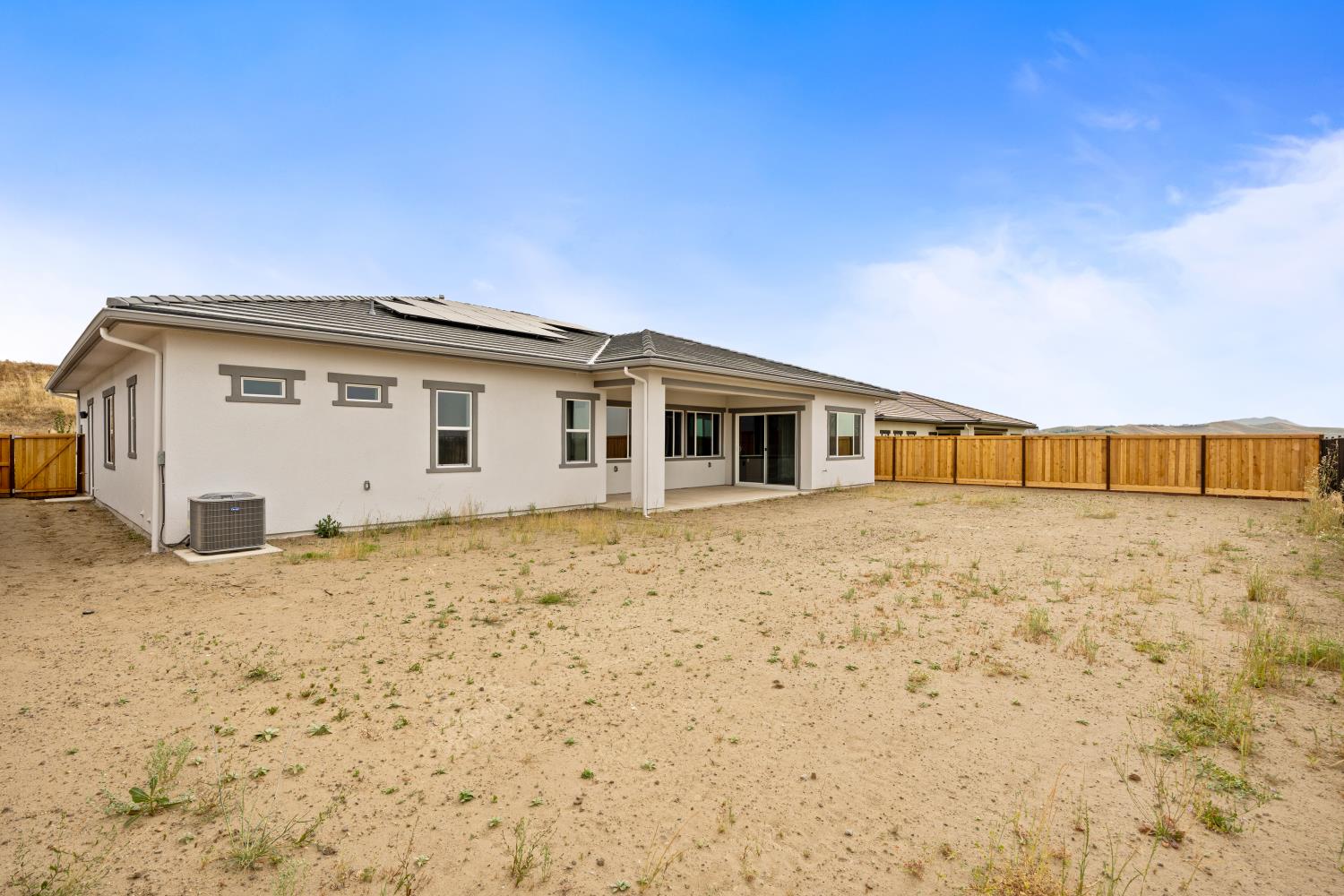 8226 Iron Creek Dr, Friant, CA 93626