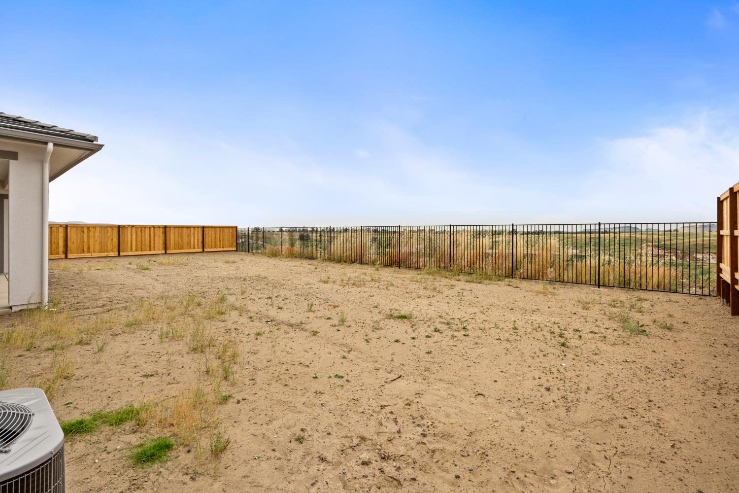 8226 Iron Creek Dr, Friant, CA 93626