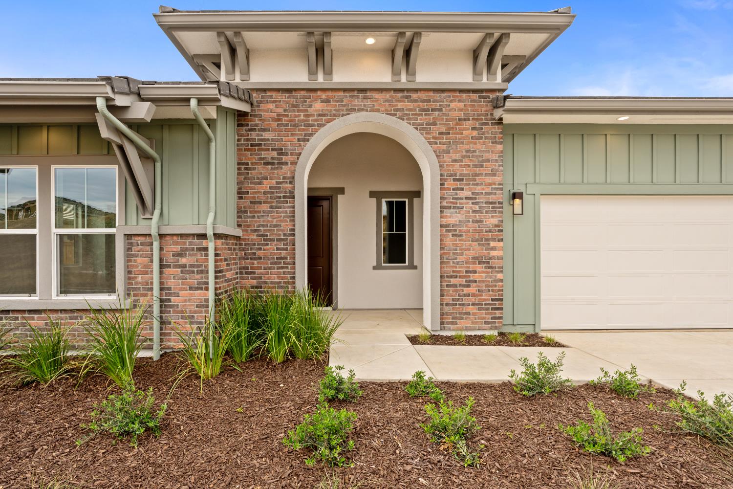 8226 Iron Creek Dr, Friant, CA 93626