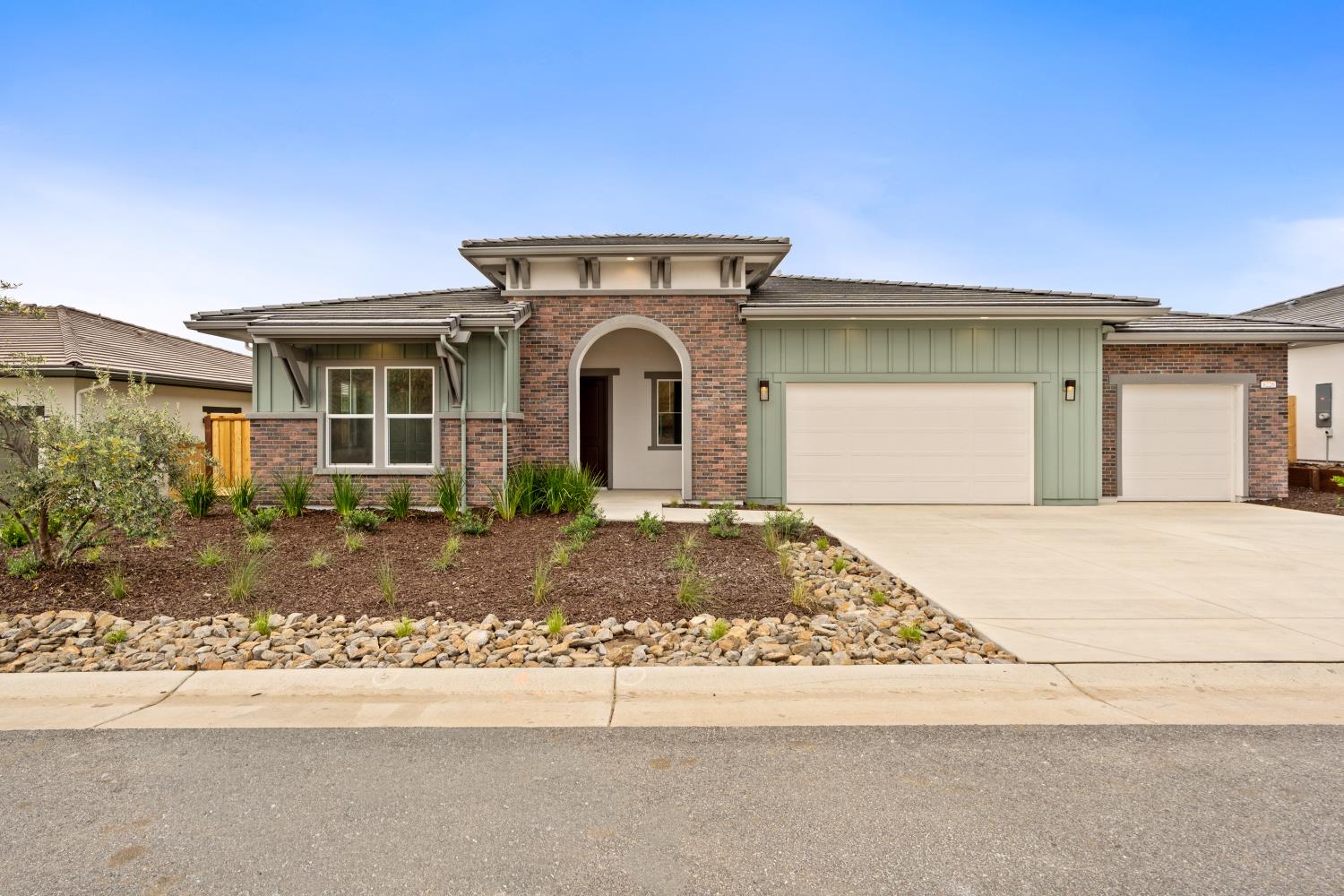 8226 Iron Creek Dr, Friant, CA 93626