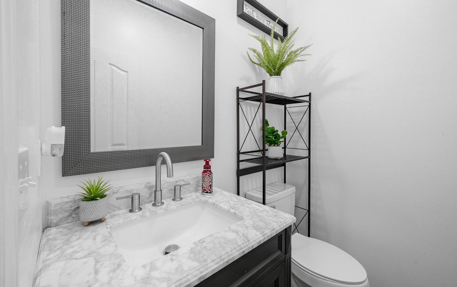 2632 Kimberly Dr, Madera, CA 93637