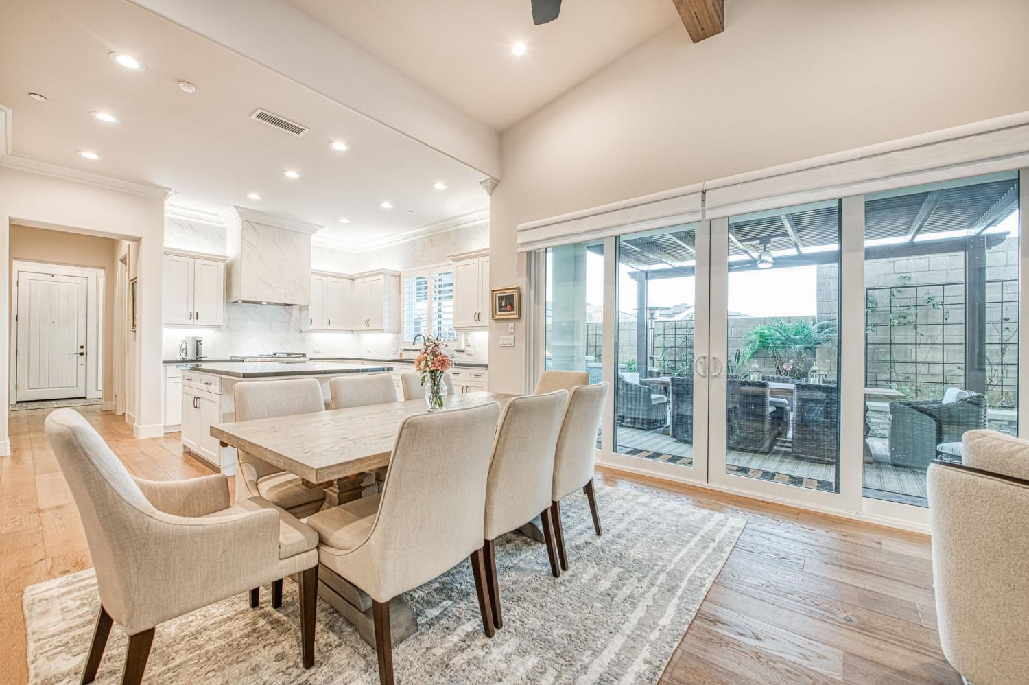 11132 N El Encanto Ln, Fresno, CA 93730