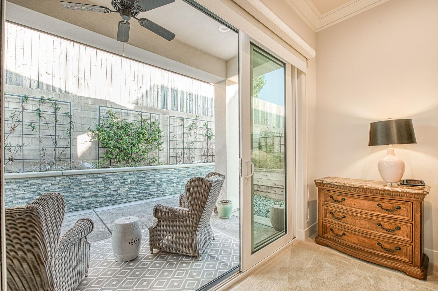 11132 N El Encanto Ln, Fresno, CA 93730