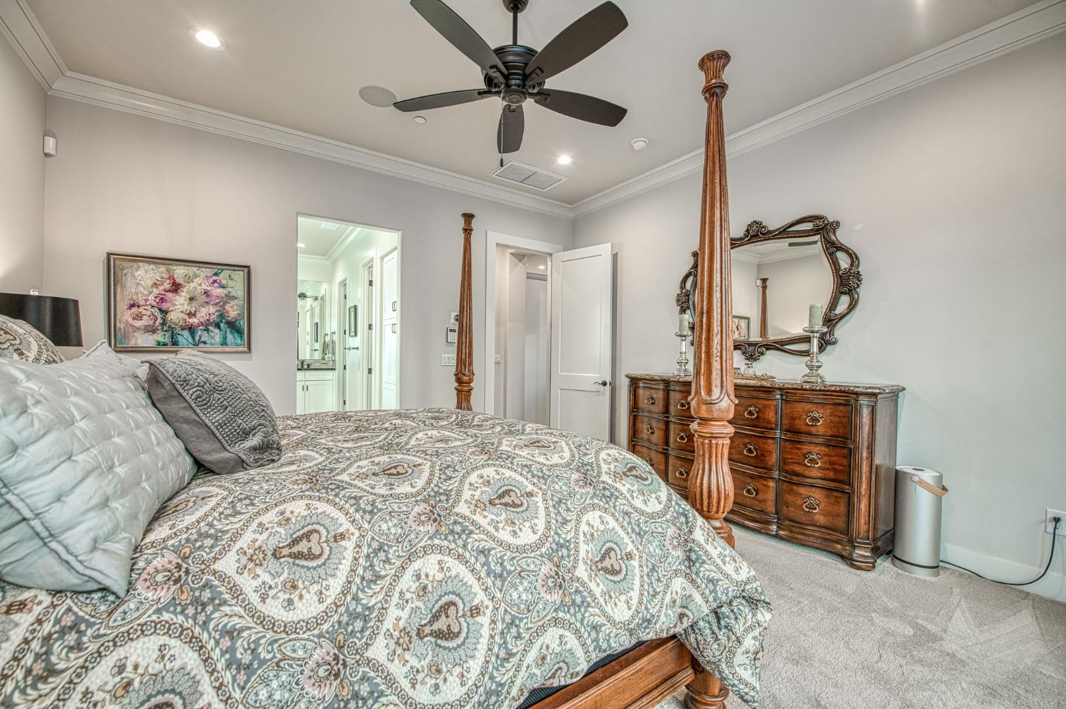 11132 N El Encanto Ln, Fresno, CA 93730