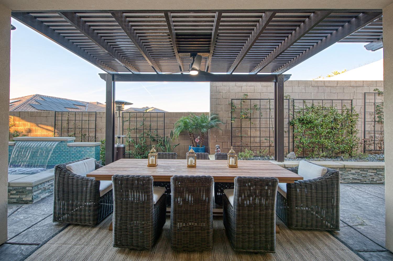 11132 N El Encanto Ln, Fresno, CA 93730