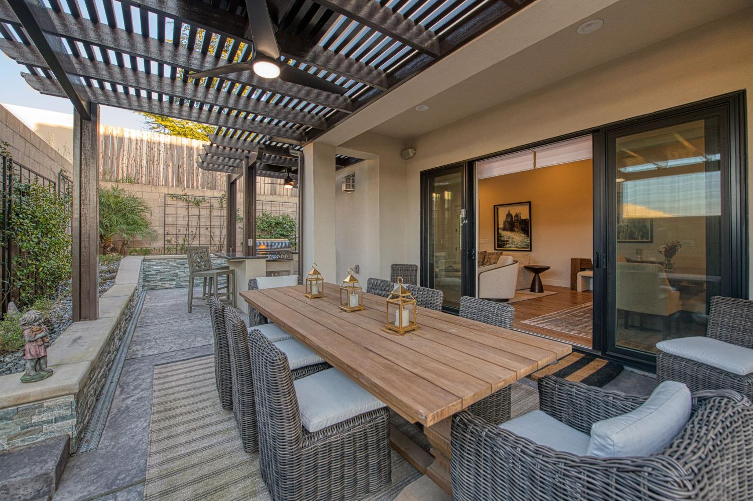 11132 N El Encanto Ln, Fresno, CA 93730