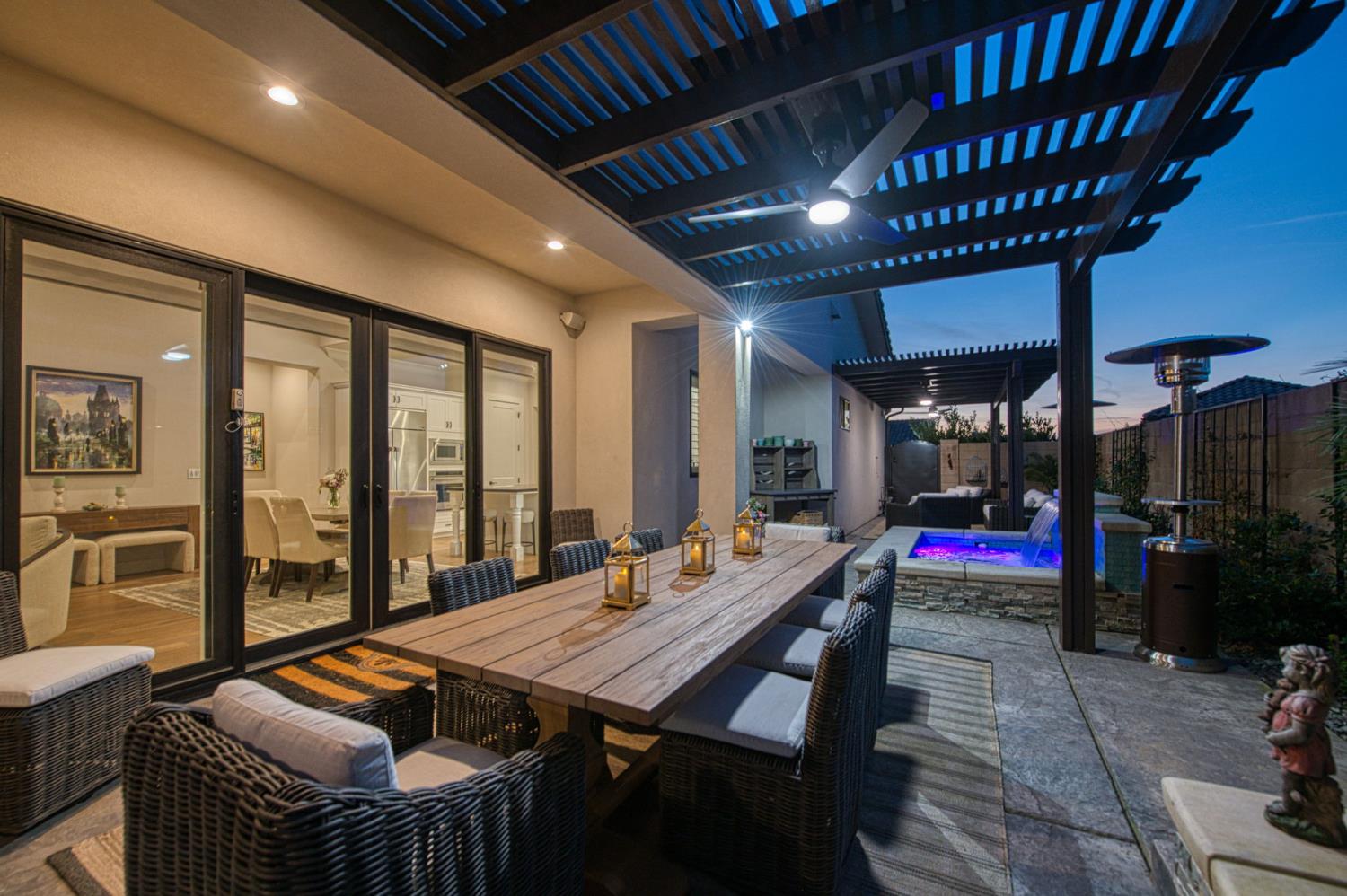 11132 N El Encanto Ln, Fresno, CA 93730