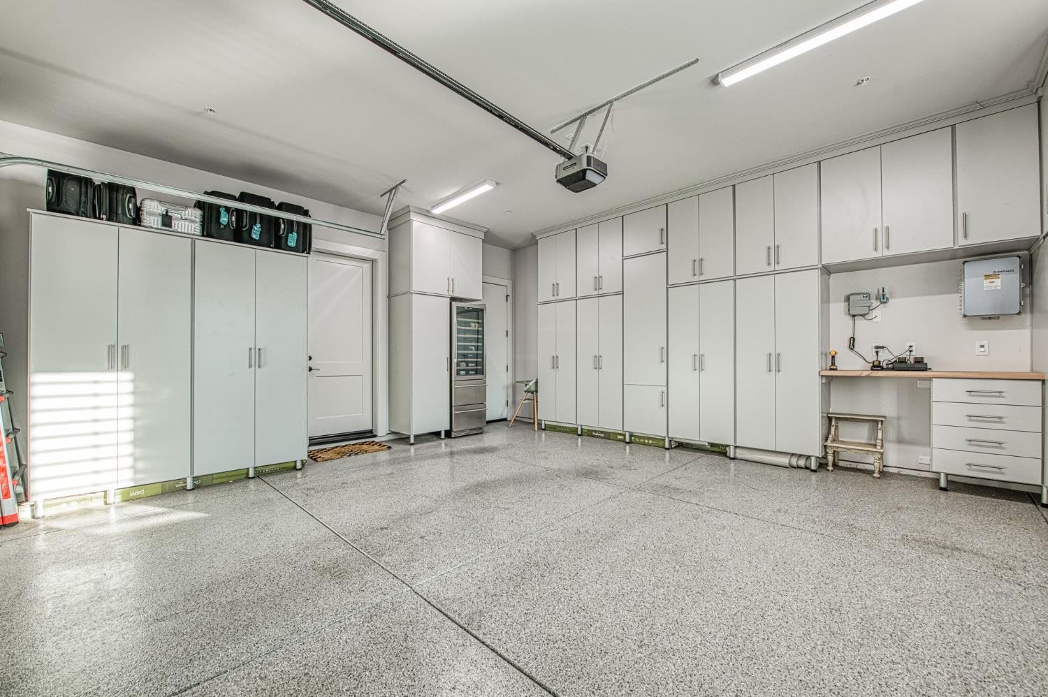 11132 N El Encanto Ln, Fresno, CA 93730