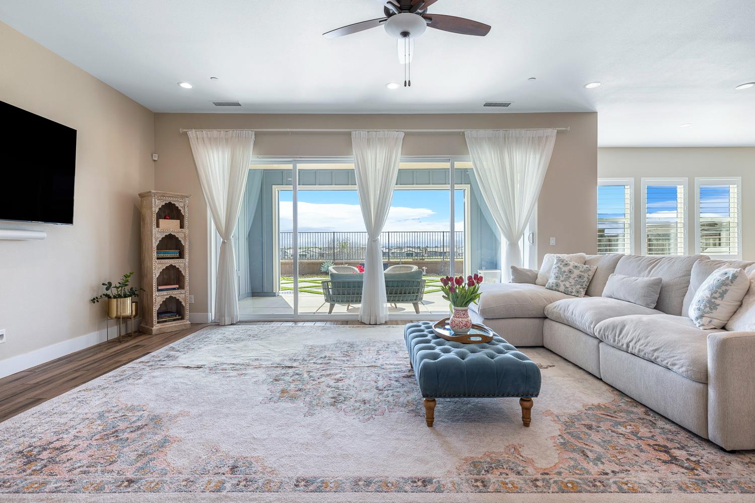 944 Horizon Dr, Madera, CA 93636