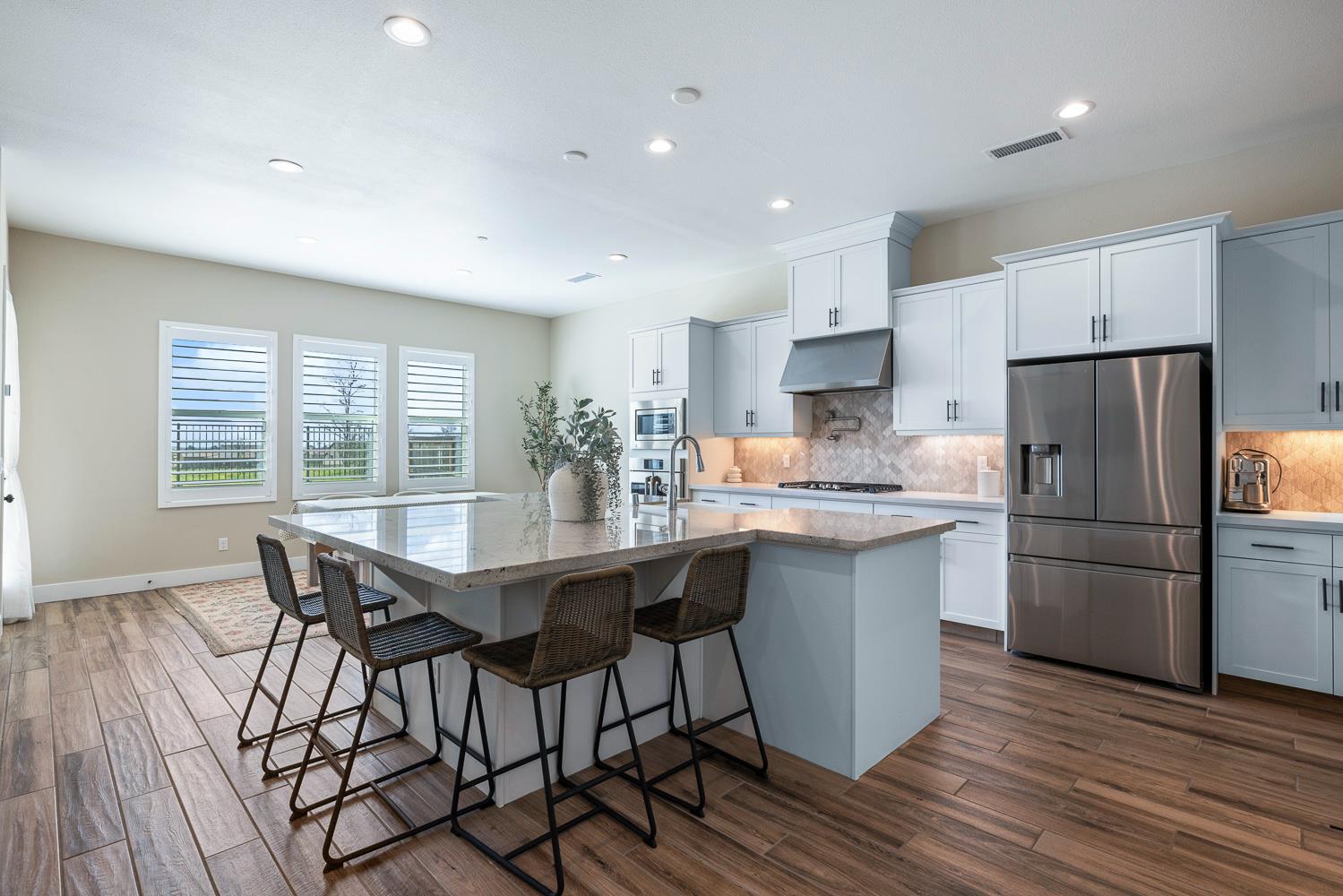 944 Horizon Dr, Madera, CA 93636