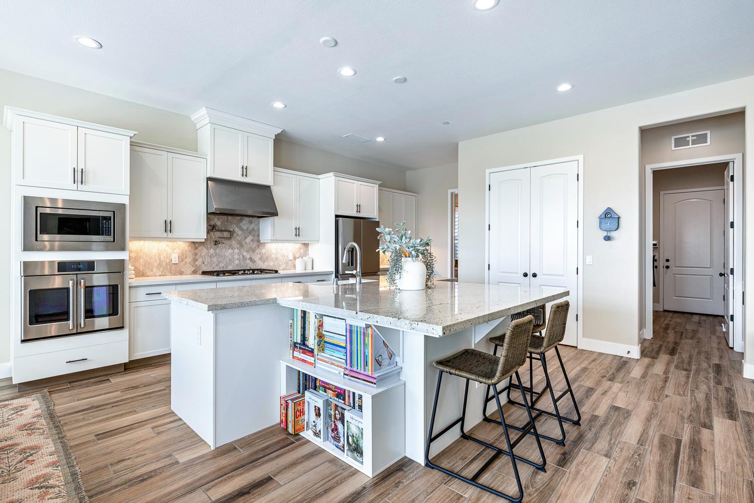 944 Horizon Dr, Madera, CA 93636